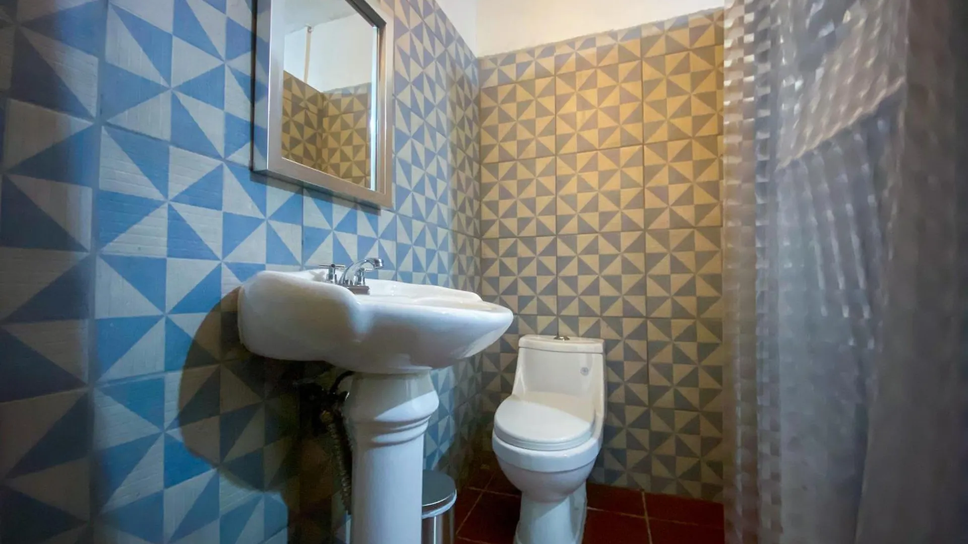 Bloom Hostel Antigua