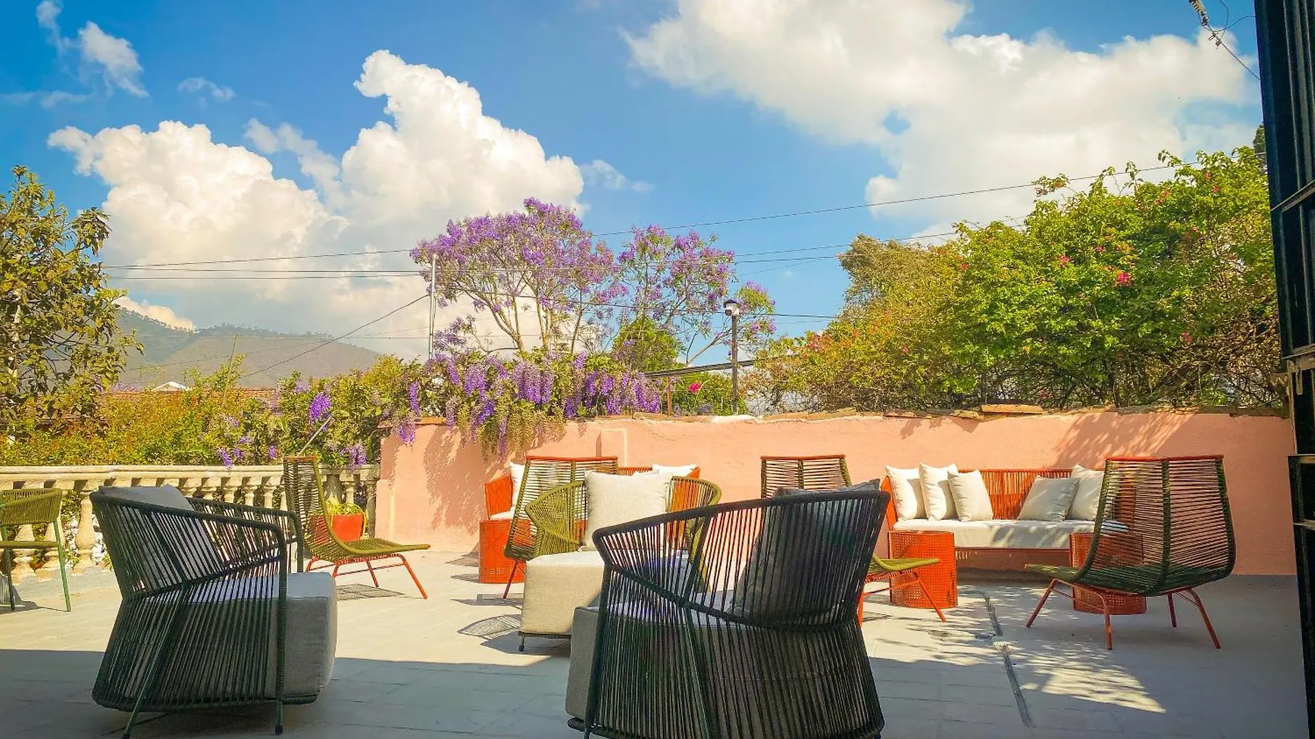 Bloom Hostel Antigua Guatemala