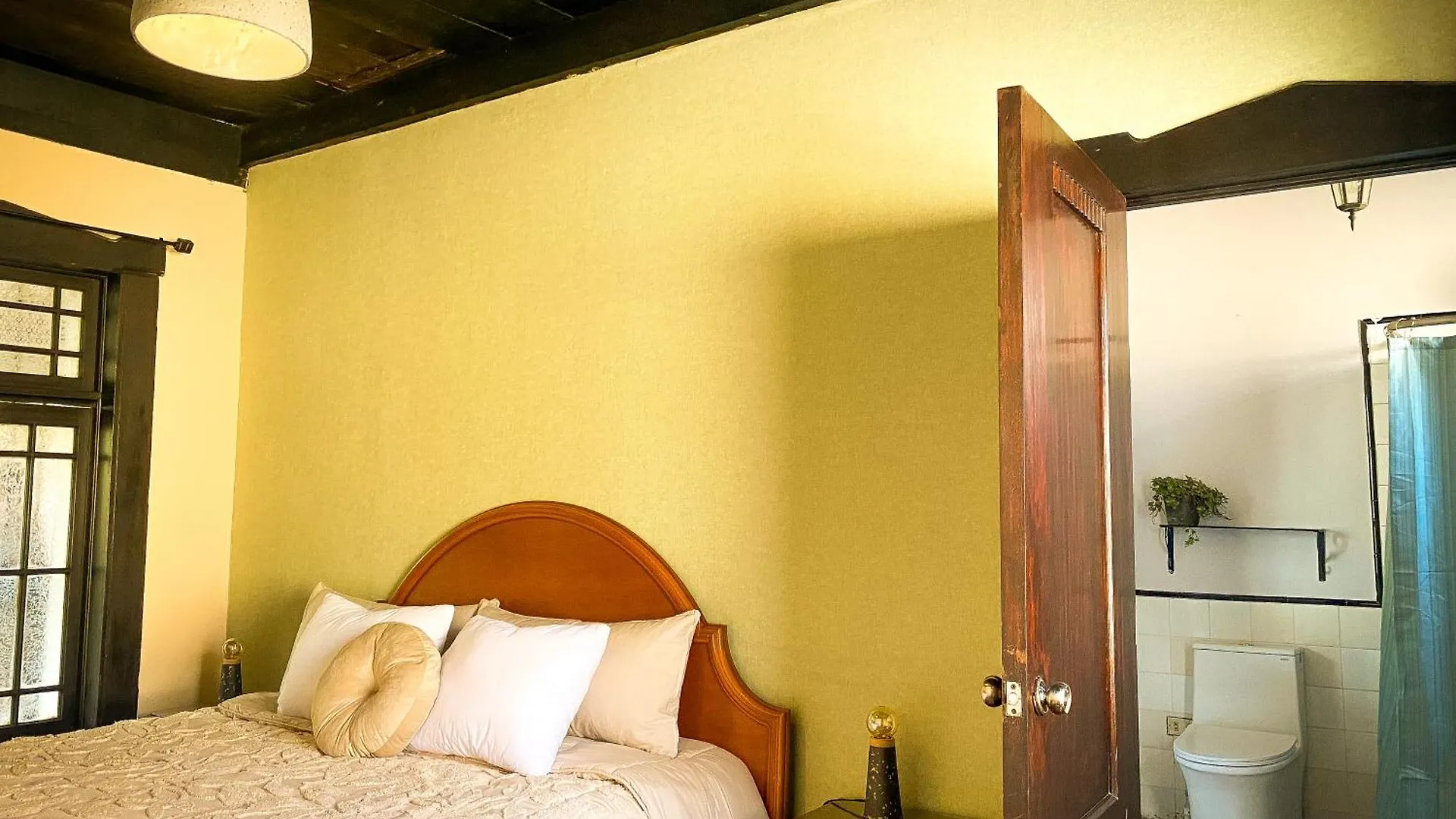 Bloom Hostel Antigua