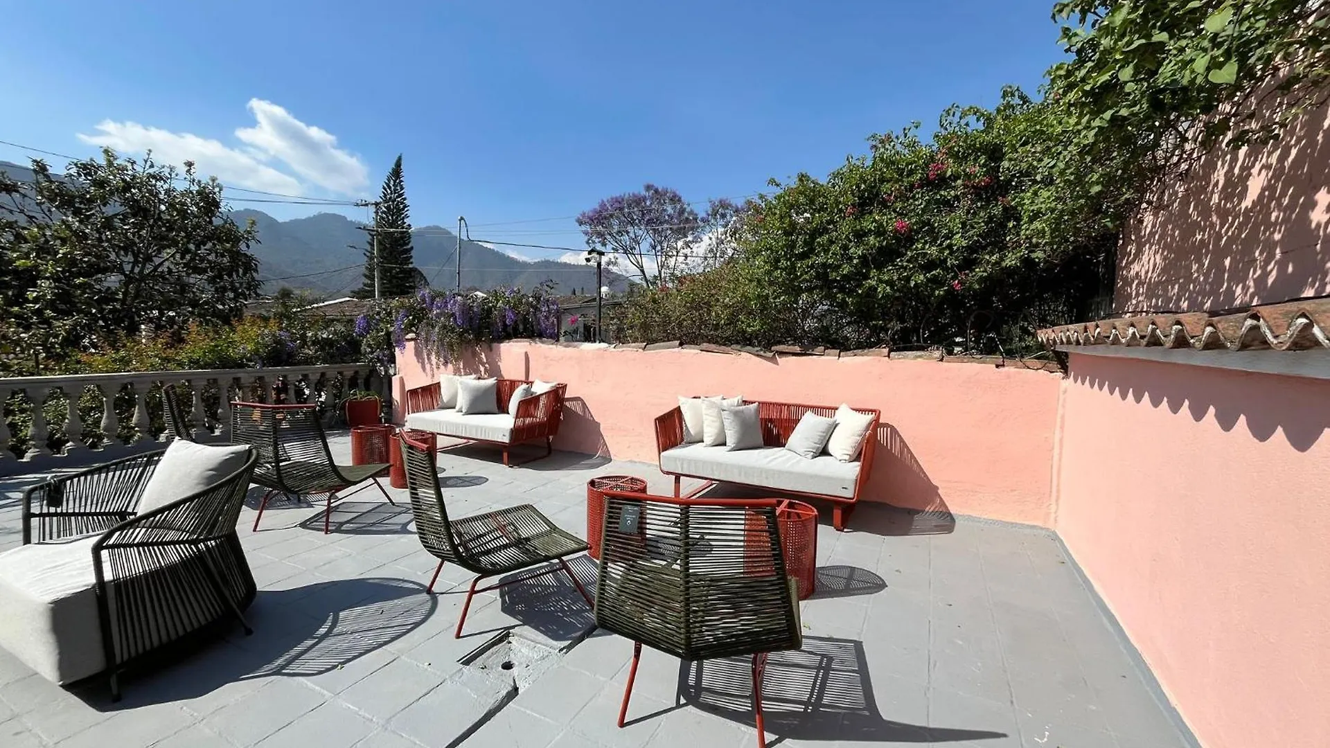 Bloom Hostel Antigua Guatemala