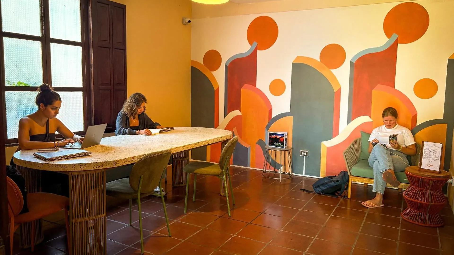 Bloom Hostel Antigua